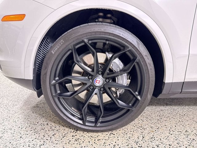 2023 Porsche Cayenne Base