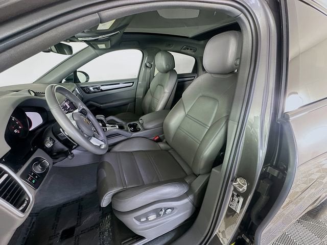2021 Porsche Cayenne Base