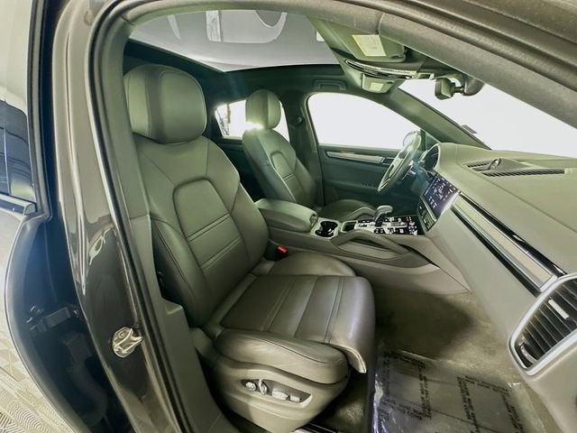 2021 Porsche Cayenne Base