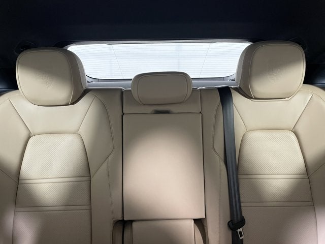 2023 Porsche Cayenne Platinum Edition