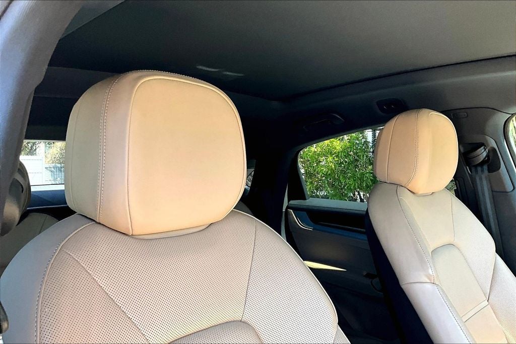 2024 Porsche Cayenne Coupe Base