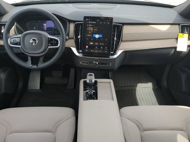 2026 Volvo XC90 Plus