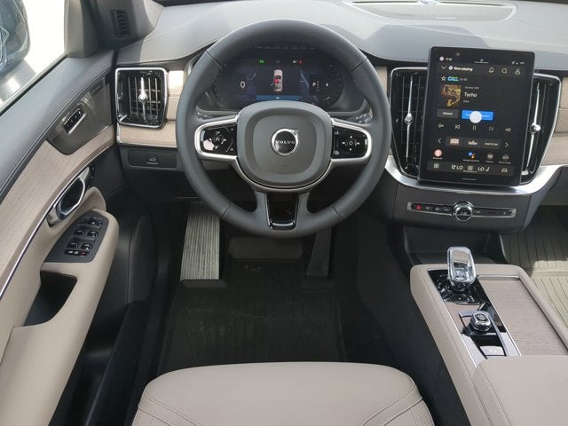 2026 Volvo XC90 Plus
