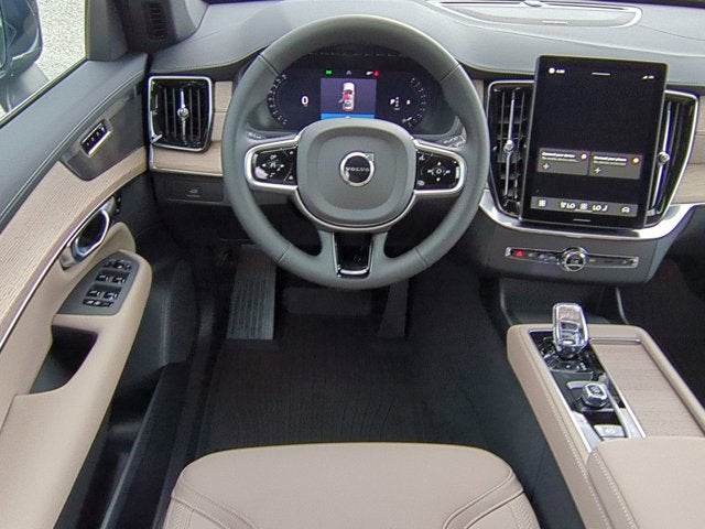 2026 Volvo XC90 Plus