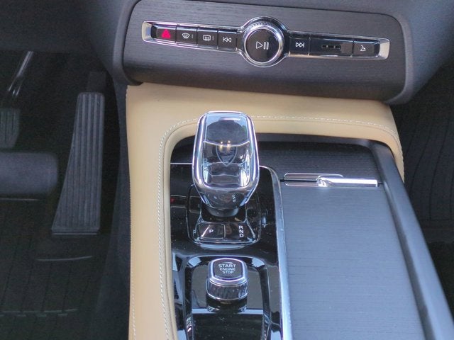 2024 Volvo XC90 Ultimate Bright Theme