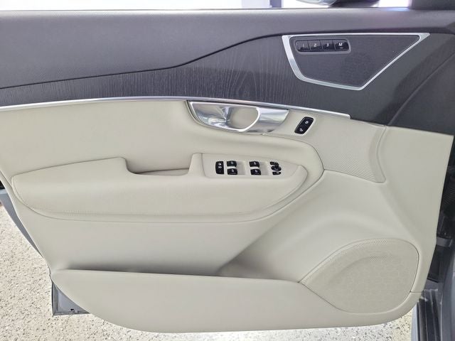 2020 Volvo XC90 T5 Momentum