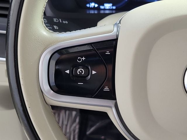 2020 Volvo XC90 T5 Momentum