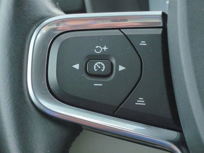 2019 Volvo XC40 Momentum