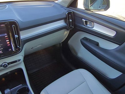 2019 Volvo XC40 Momentum