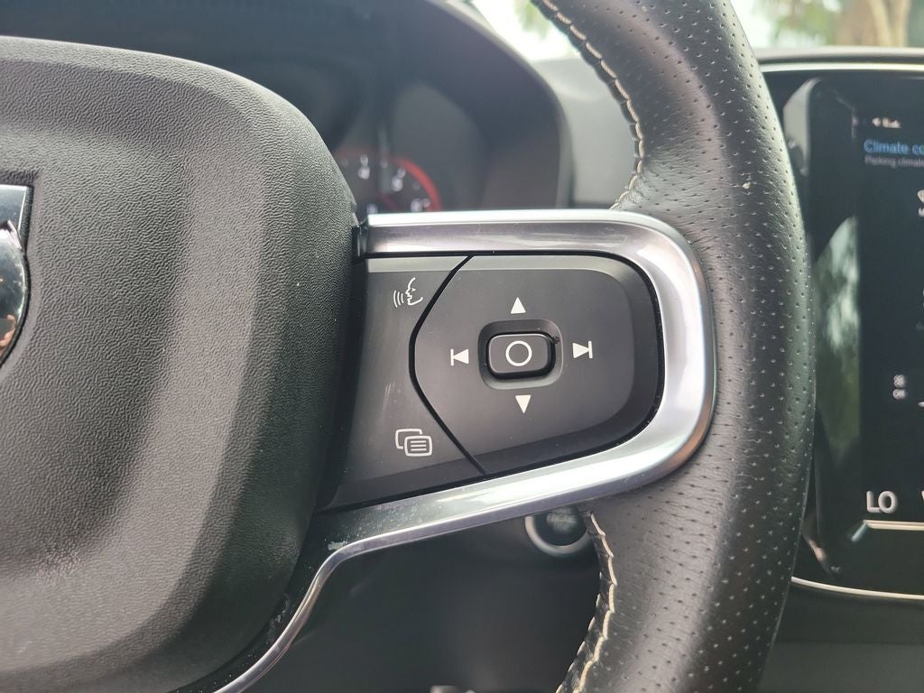 2021 Volvo XC40 R-Design