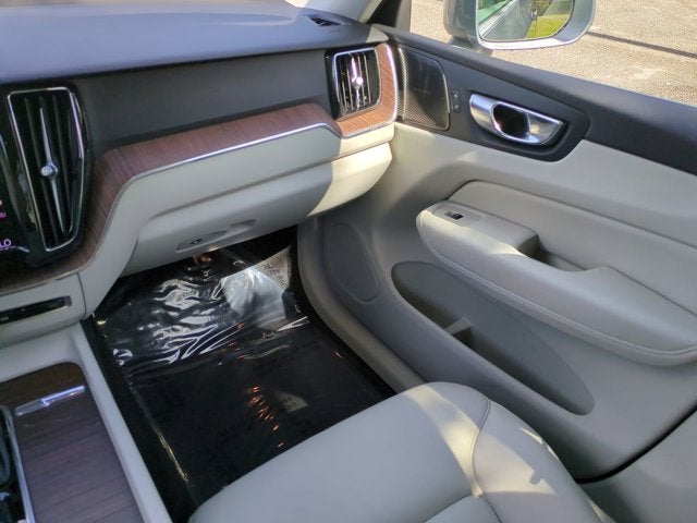 2021 Volvo XC60 Momentum