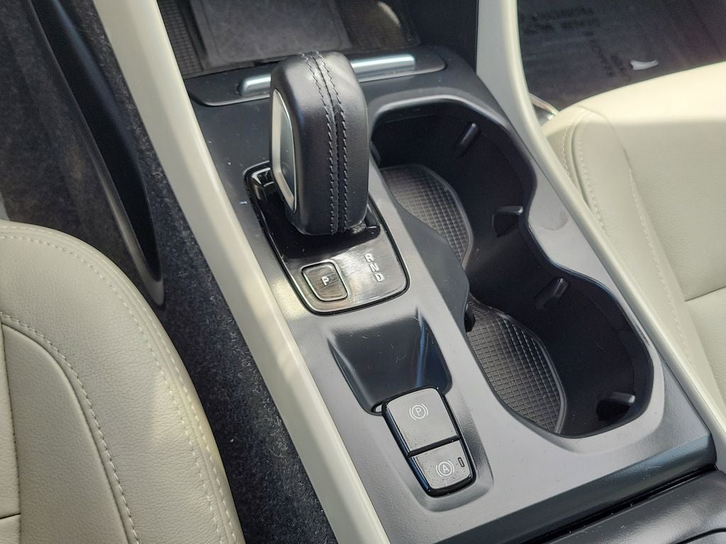 2020 Volvo XC40 Momentum