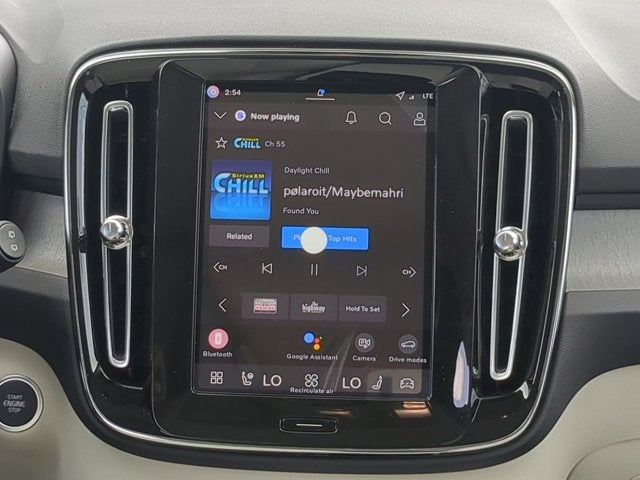 2026 Volvo XC40 Plus