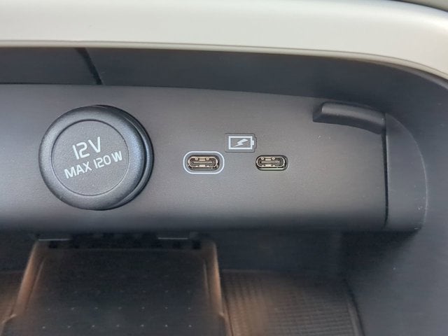 2026 Volvo XC40 Plus