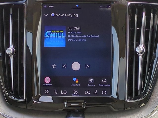 2023 Volvo XC60 Plus Dark Theme