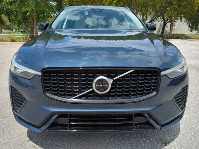 2023 Volvo XC60 Plus Dark Theme