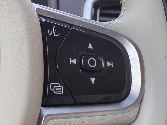 2024 Volvo XC90 Plus Bright Theme