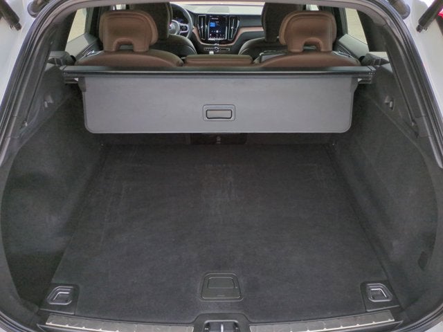 2023 Volvo XC60 Plus Bright Theme