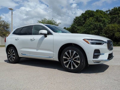 2023 Volvo XC60 Plus Bright Theme
