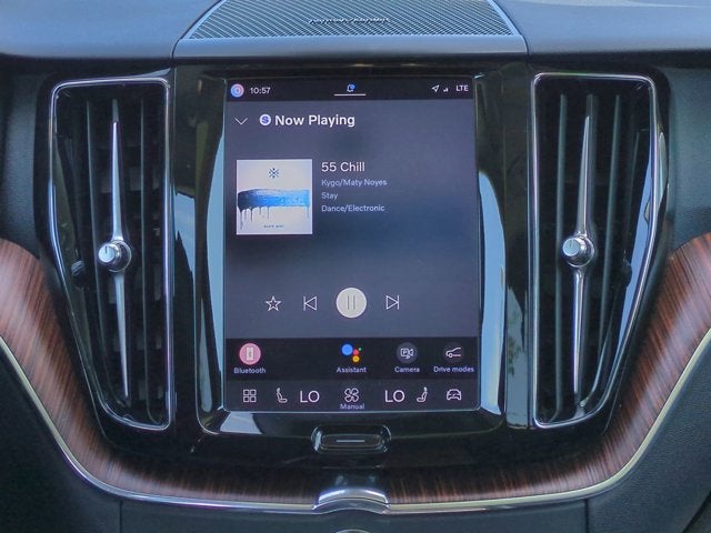 2023 Volvo XC60 Plus Bright Theme