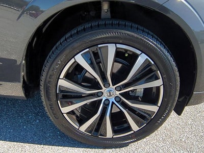 2023 Volvo XC60 Plus Dark Theme