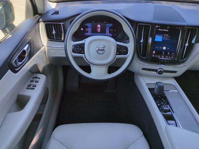 2023 Volvo XC60 Plus Dark Theme