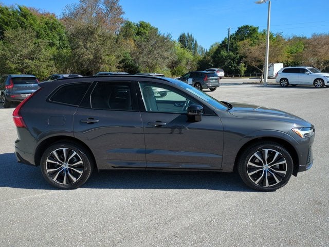 2023 Volvo XC60 Plus Dark Theme