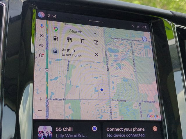 2023 Volvo XC60 Plus Dark Theme