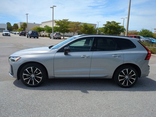 2023 Volvo XC60 Plus Dark Theme