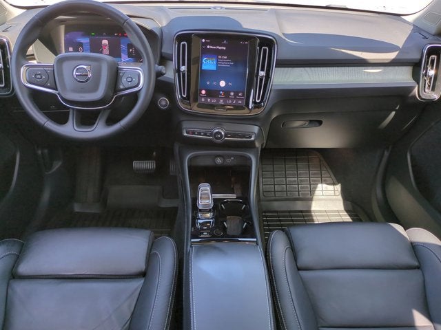 2023 Volvo XC40 Ultimate Bright Theme