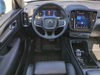 2023 Volvo XC40 Ultimate Bright Theme