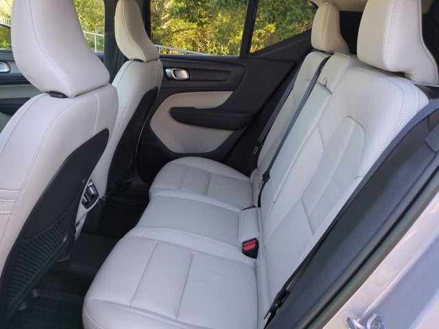 2023 Volvo XC40 Ultimate Bright Theme