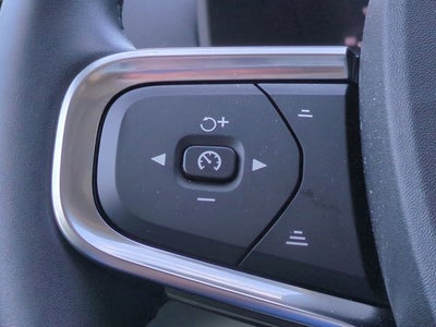 2023 Volvo XC40 Ultimate Bright Theme