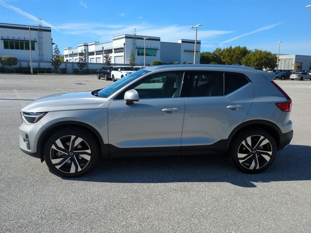 2023 Volvo XC40 Ultimate Bright Theme