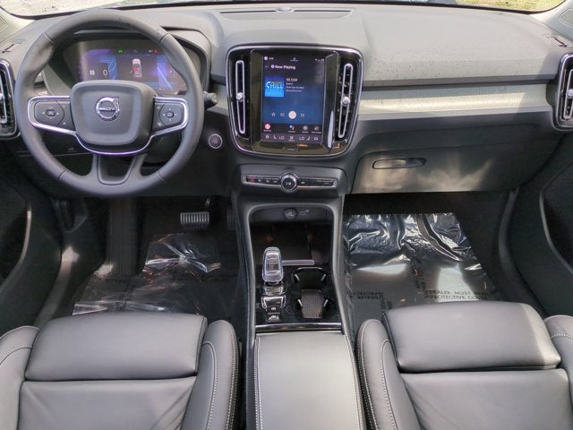 2023 Volvo XC40 Plus Bright Theme