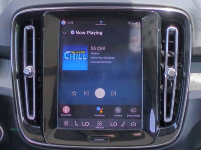 2023 Volvo XC40 Plus Bright Theme