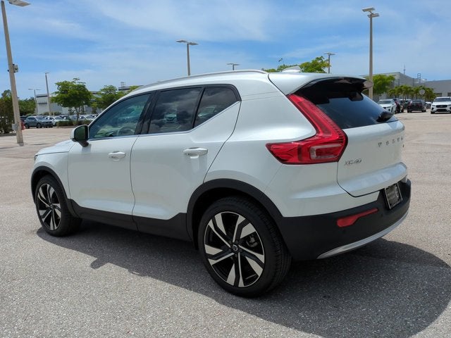 2023 Volvo XC40 Ultimate Bright Theme