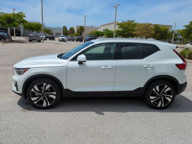 2023 Volvo XC40 Ultimate Bright Theme