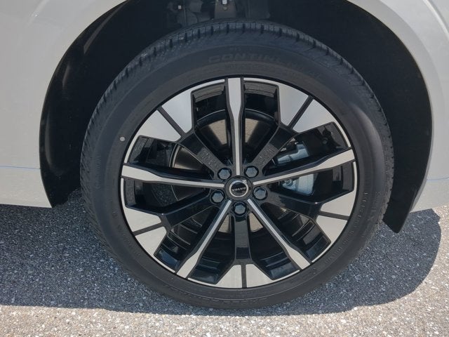 2026 Volvo XC60 Plus