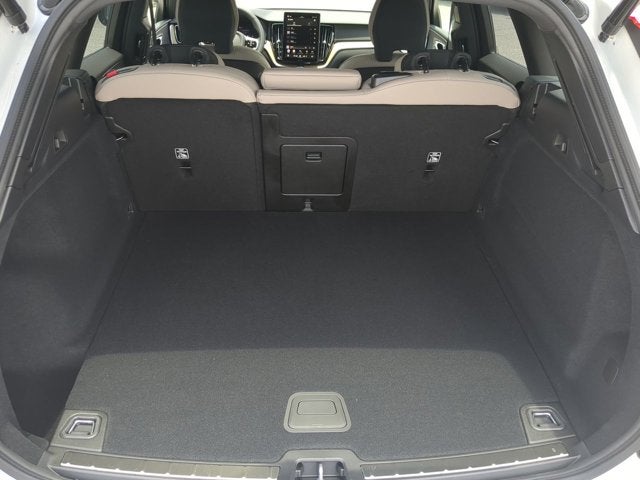 2026 Volvo XC60 Plus