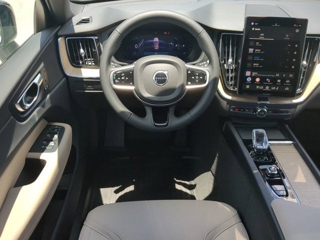 2026 Volvo XC60 Plus