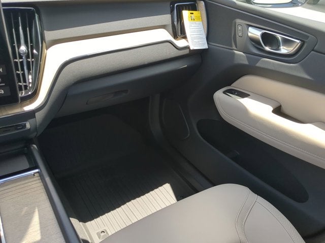 2026 Volvo XC60 Plus