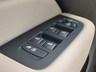 2026 Volvo XC60 Plus