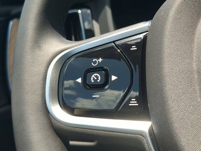 2026 Volvo XC60 Plus