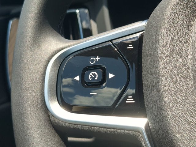 2026 Volvo XC60 Plus