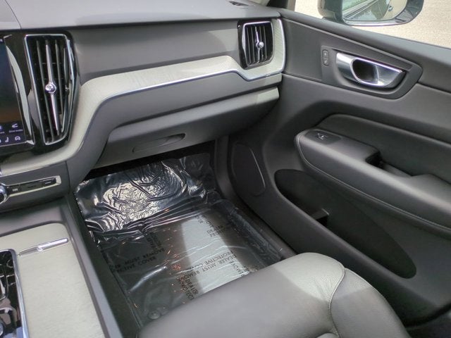 2025 Volvo XC60 Plus