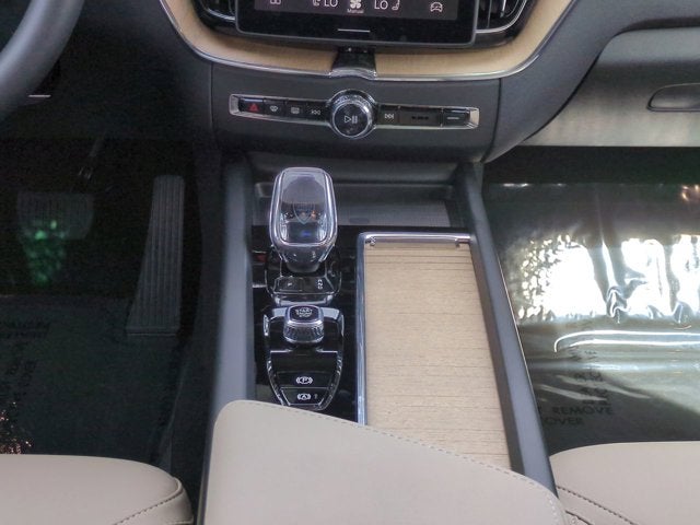 2026 Volvo XC60 Plus