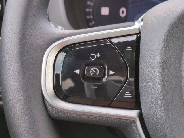 2026 Volvo XC60 Plus