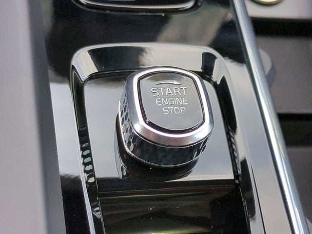 2026 Volvo XC60 Plus