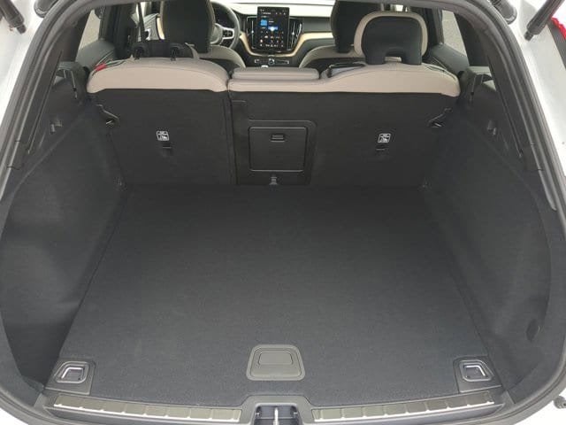 2026 Volvo XC60 Plus